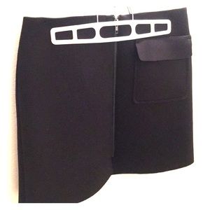 Modern zip up Skirt w pocket